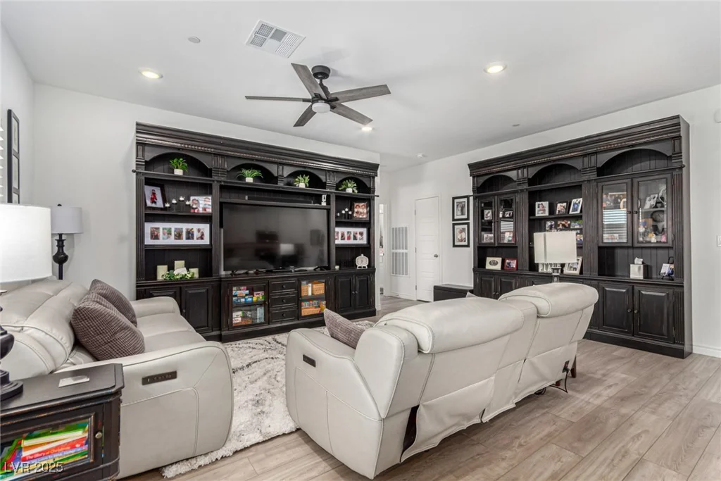 288 Whitney Crest, Henderson, NV 89015