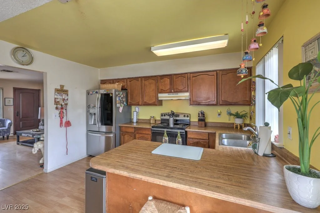 1004 Woodside, Henderson, NV 89015