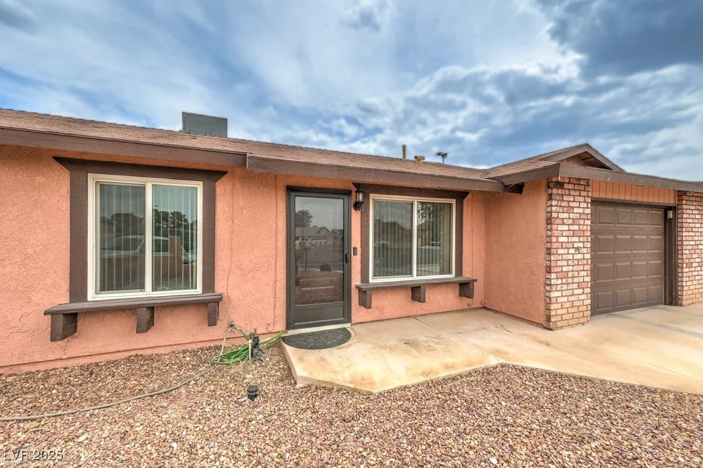 1004 Woodside, Henderson, NV 89015