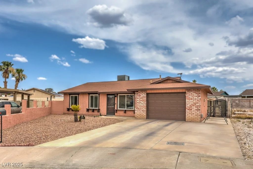 1004 Woodside, Henderson, NV 89015