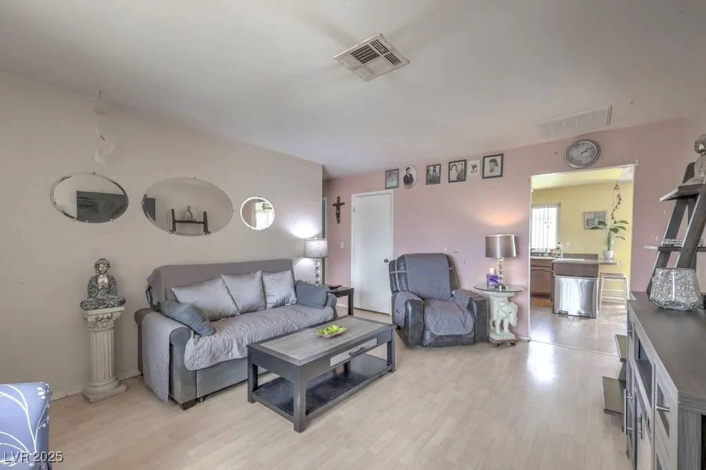 1004 Woodside, Henderson, NV 89015