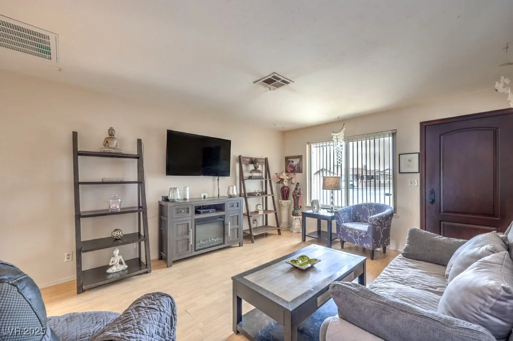 1004 Woodside, Henderson, NV 89015
