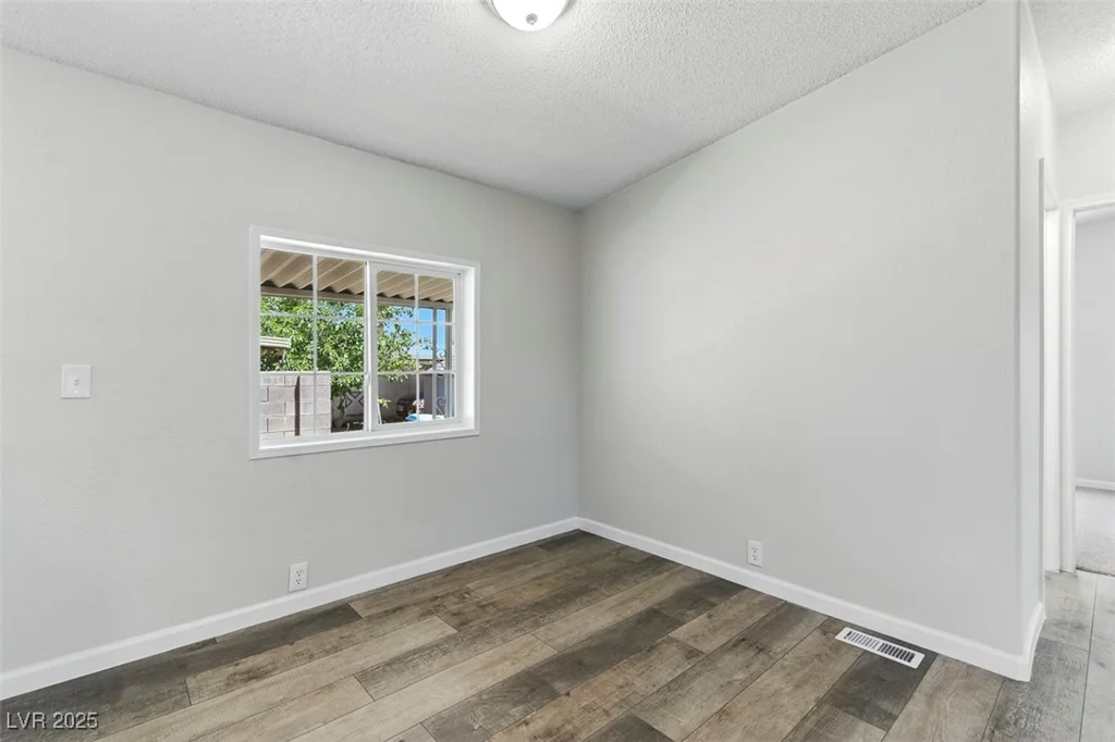3742 Kolanut, Las Vegas, NV 89115
