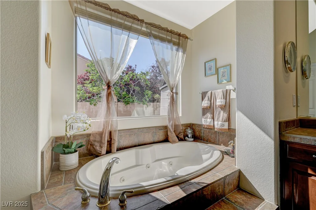 16 Mallard Creek, Henderson, NV 89052