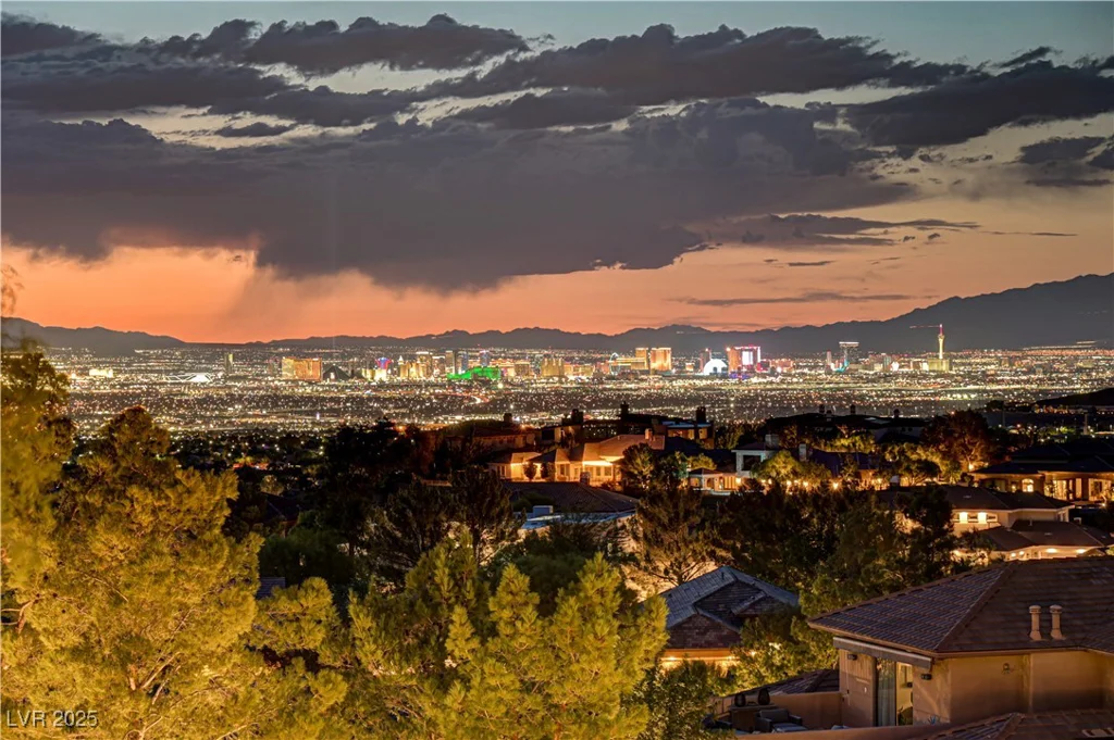 16 Mallard Creek, Henderson, NV 89052