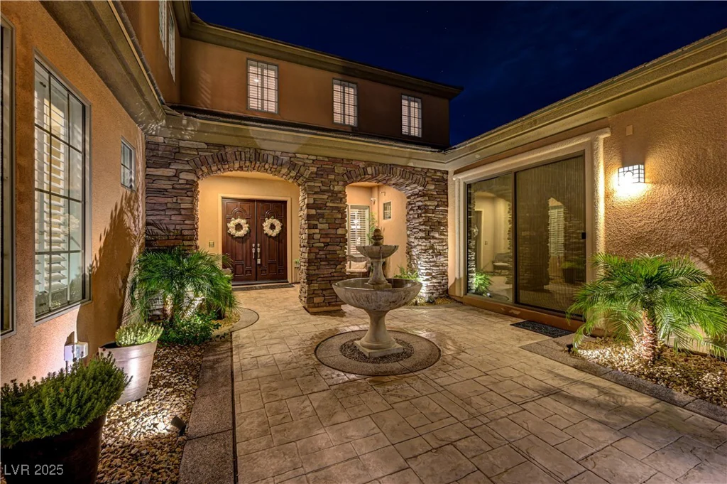 16 Mallard Creek, Henderson, NV 89052