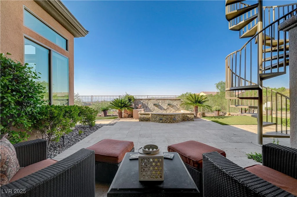 16 Mallard Creek, Henderson, NV 89052