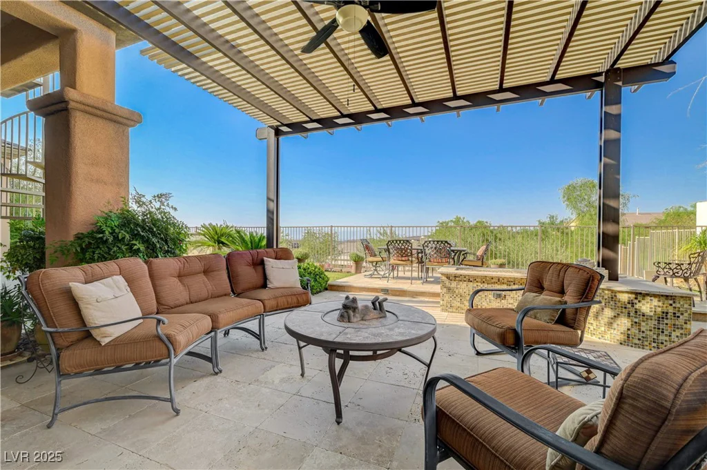 16 Mallard Creek, Henderson, NV 89052