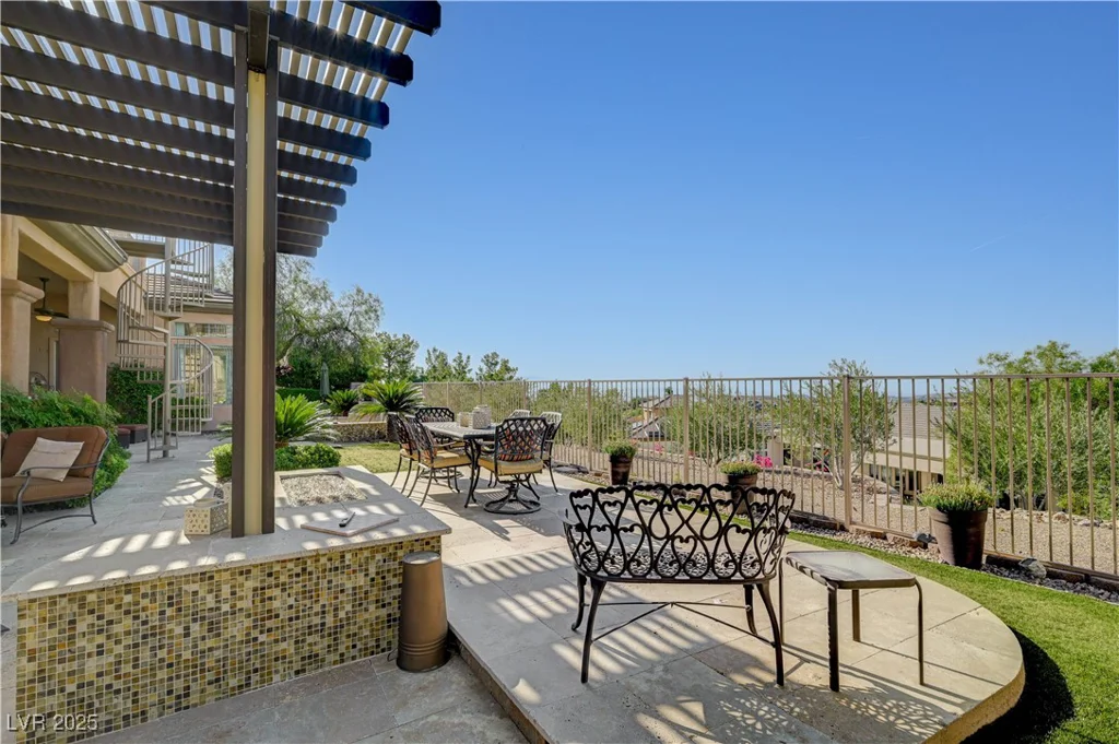 16 Mallard Creek, Henderson, NV 89052