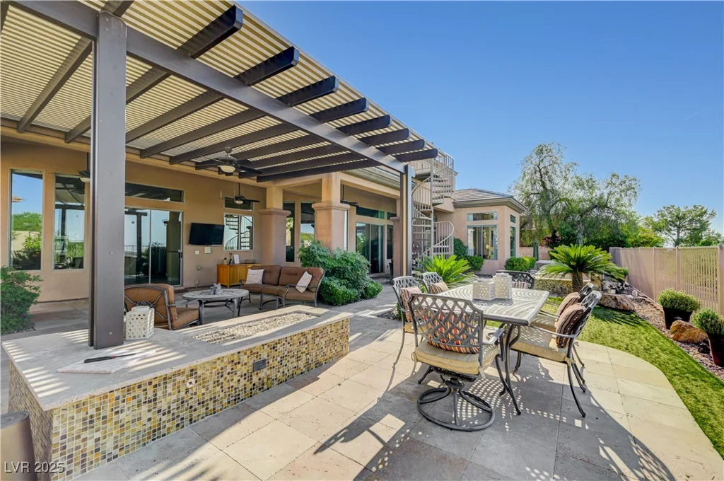 16 Mallard Creek, Henderson, NV 89052