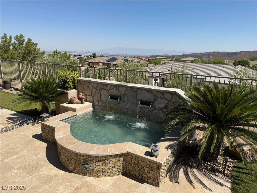 16 Mallard Creek, Henderson, NV 89052