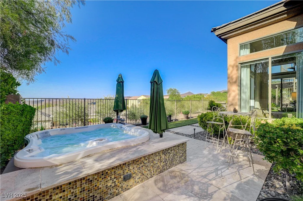 16 Mallard Creek, Henderson, NV 89052