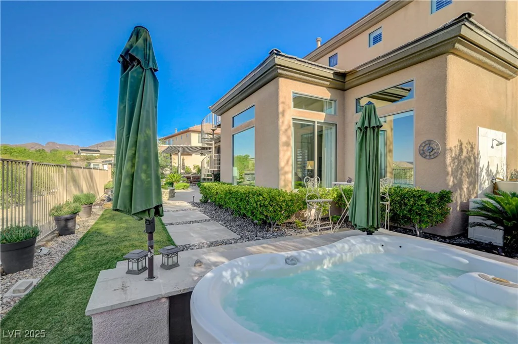 16 Mallard Creek, Henderson, NV 89052