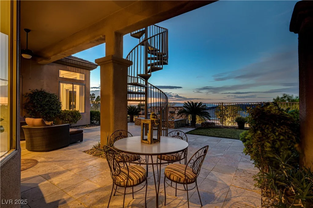 16 Mallard Creek, Henderson, NV 89052