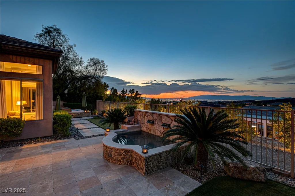 16 Mallard Creek, Henderson, NV 89052