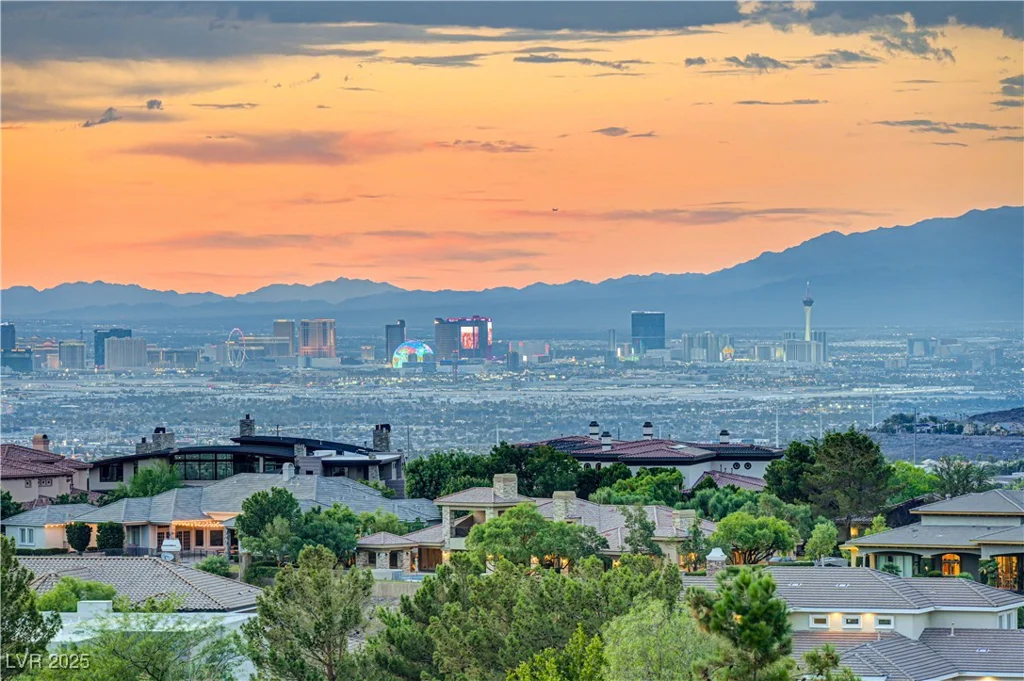 16 Mallard Creek, Henderson, NV 89052