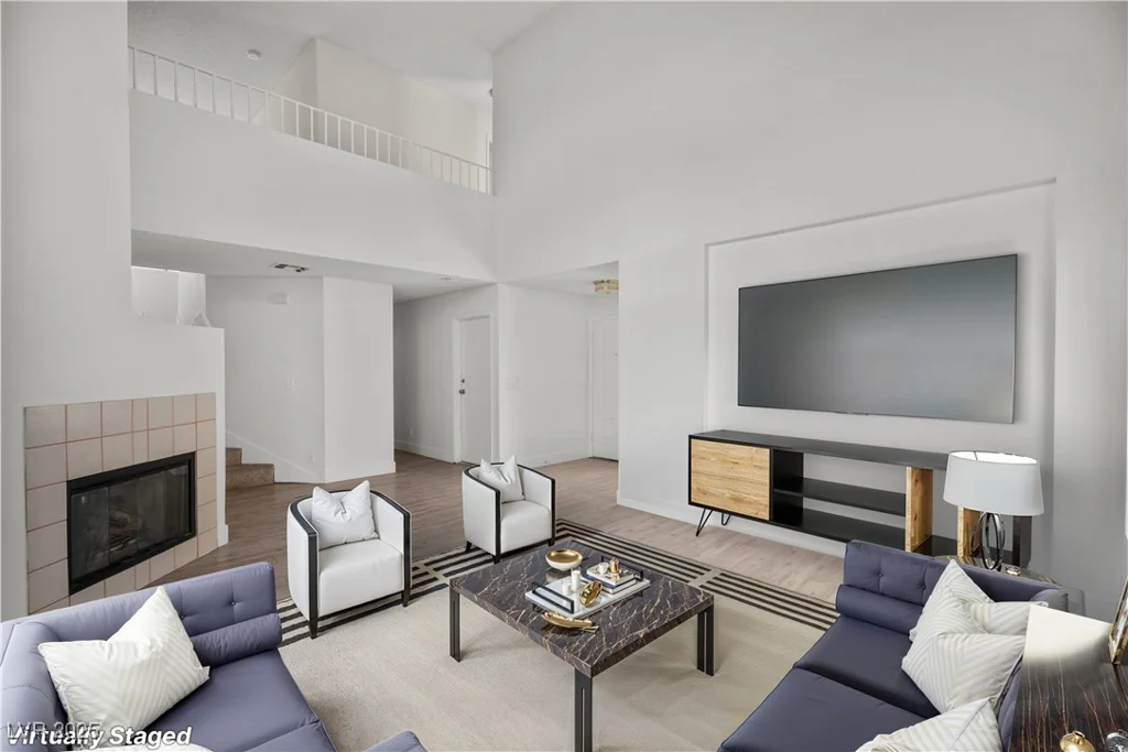 5458 Walton Heath, Las Vegas, NV 89142