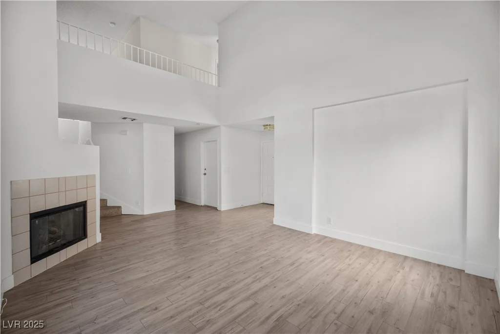 5458 Walton Heath, Las Vegas, NV 89142