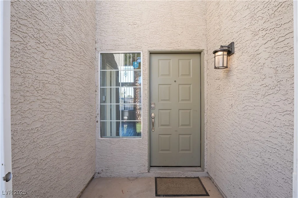 5458 Walton Heath, Las Vegas, NV 89142