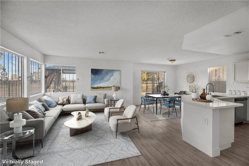 5458 Walton Heath, Las Vegas, NV 89142