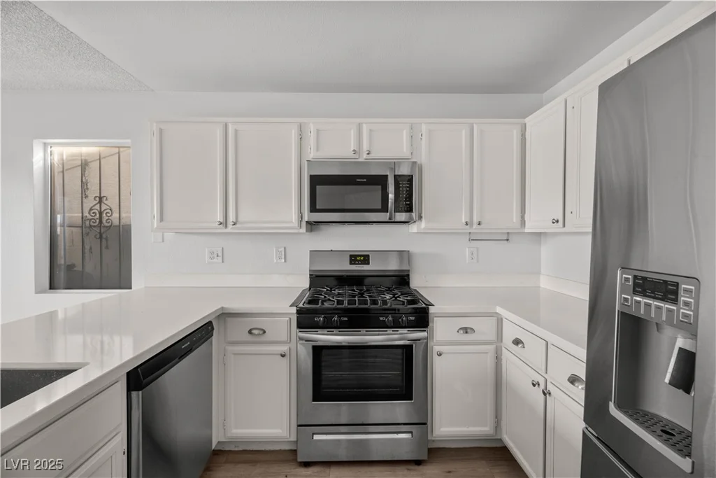 5458 Walton Heath, Las Vegas, NV 89142