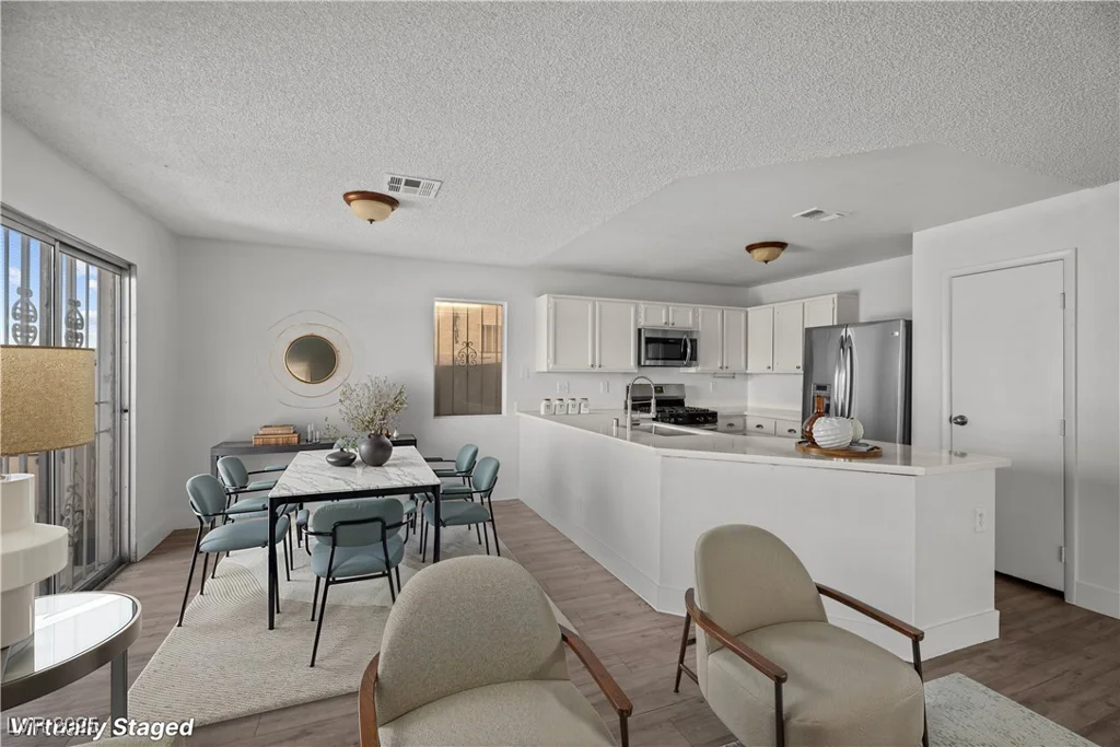 5458 Walton Heath, Las Vegas, NV 89142