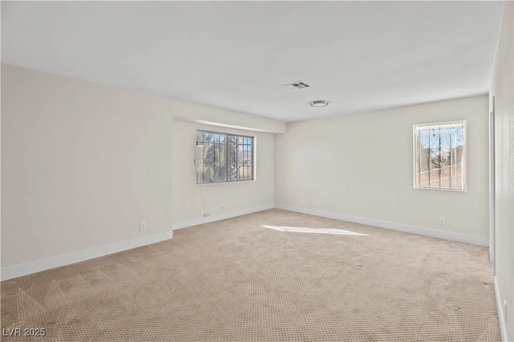 5458 Walton Heath, Las Vegas, NV 89142
