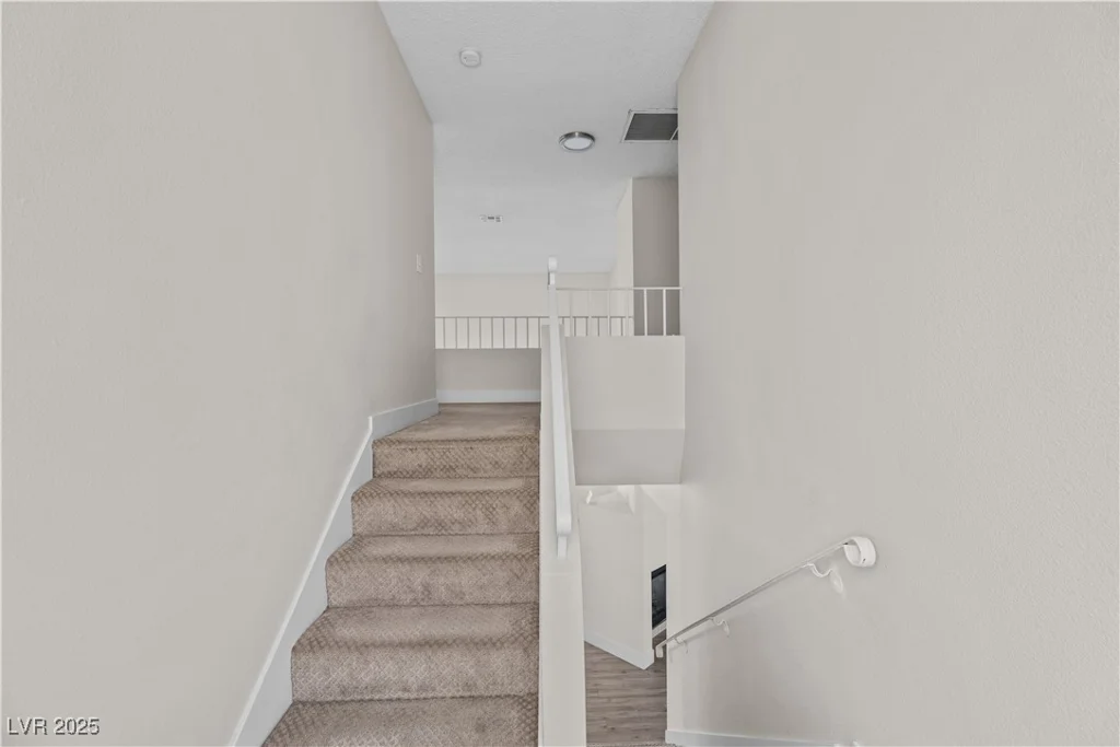 5458 Walton Heath, Las Vegas, NV 89142