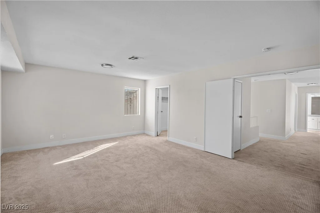 5458 Walton Heath, Las Vegas, NV 89142