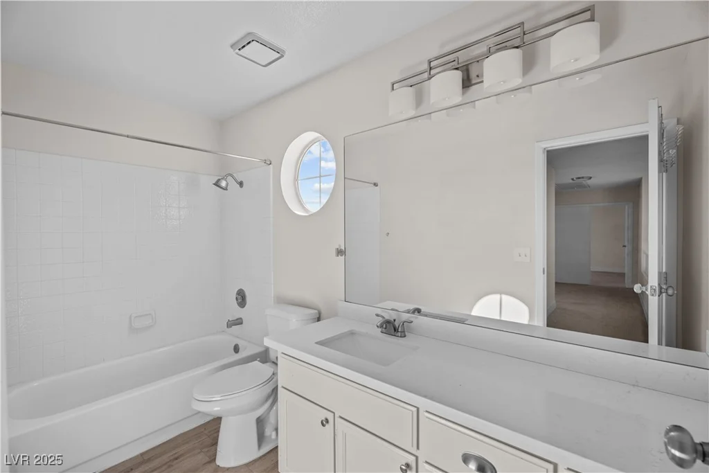 5458 Walton Heath, Las Vegas, NV 89142