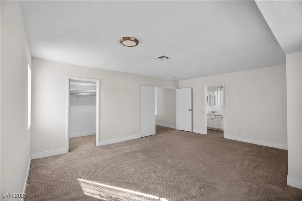 5458 Walton Heath, Las Vegas, NV 89142