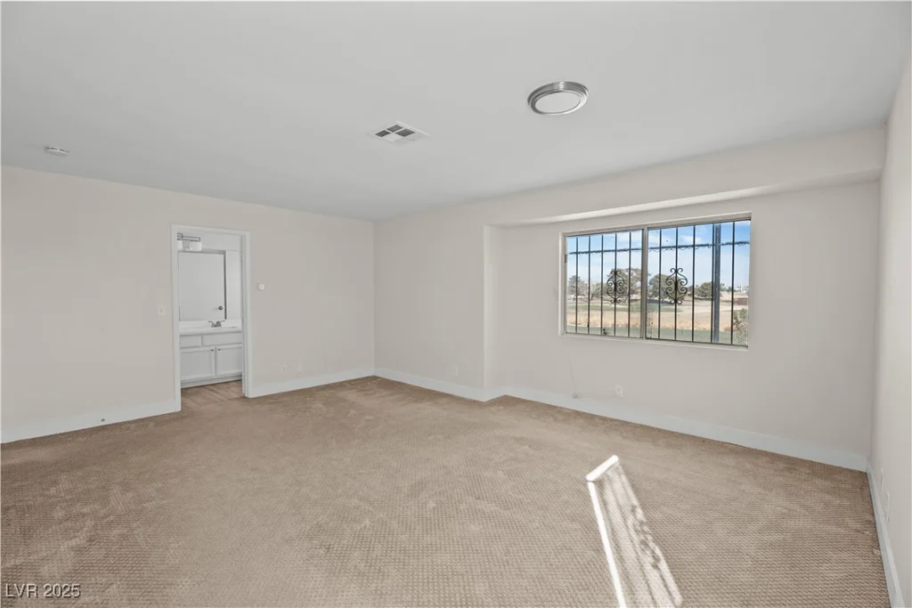 5458 Walton Heath, Las Vegas, NV 89142