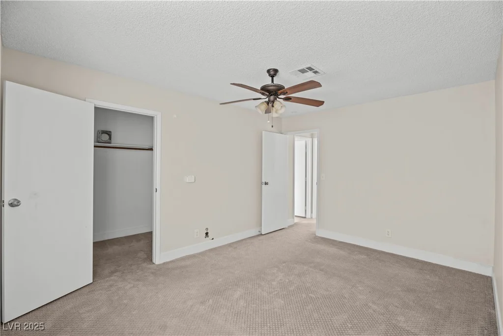 5458 Walton Heath, Las Vegas, NV 89142
