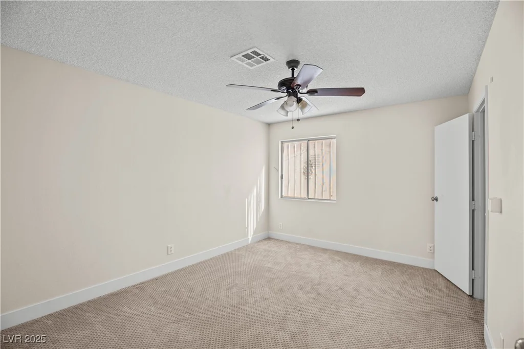 5458 Walton Heath, Las Vegas, NV 89142