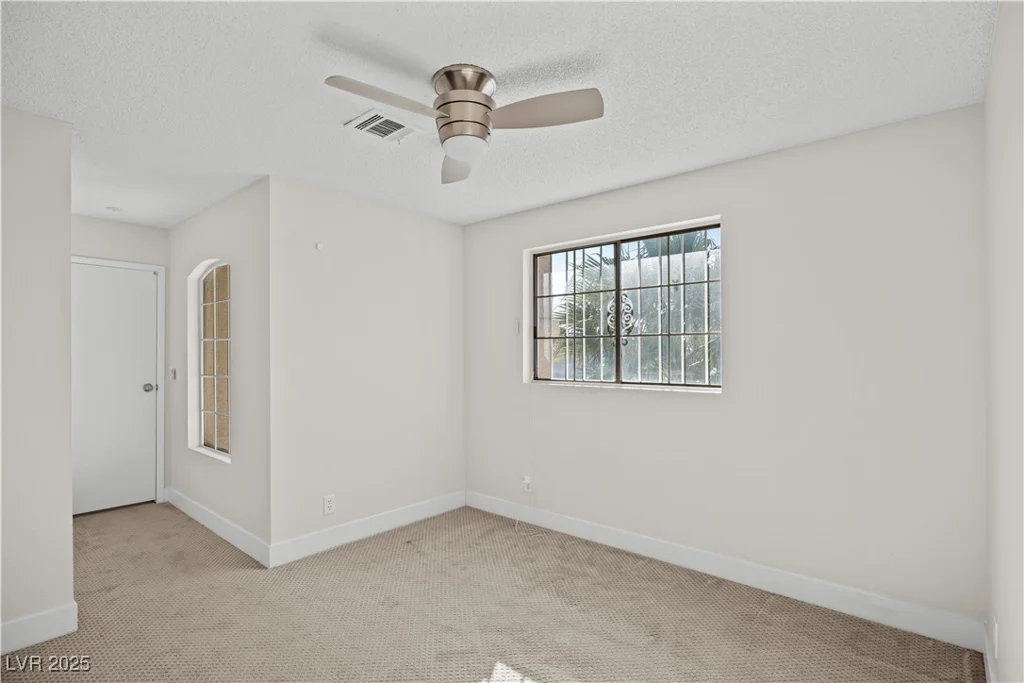 5458 Walton Heath, Las Vegas, NV 89142