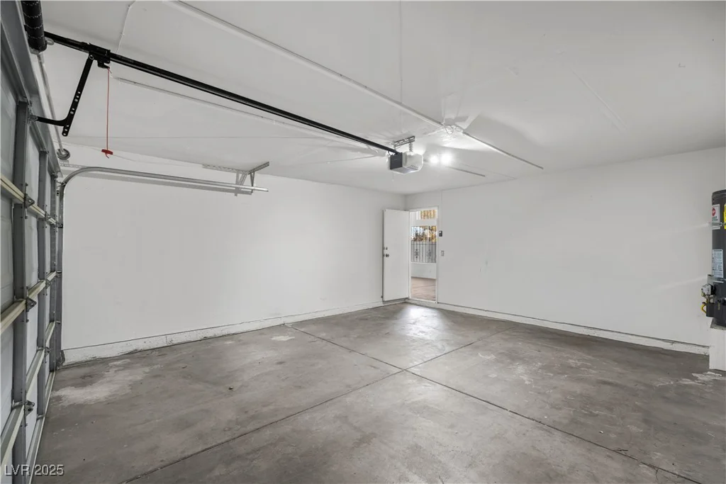 5458 Walton Heath, Las Vegas, NV 89142