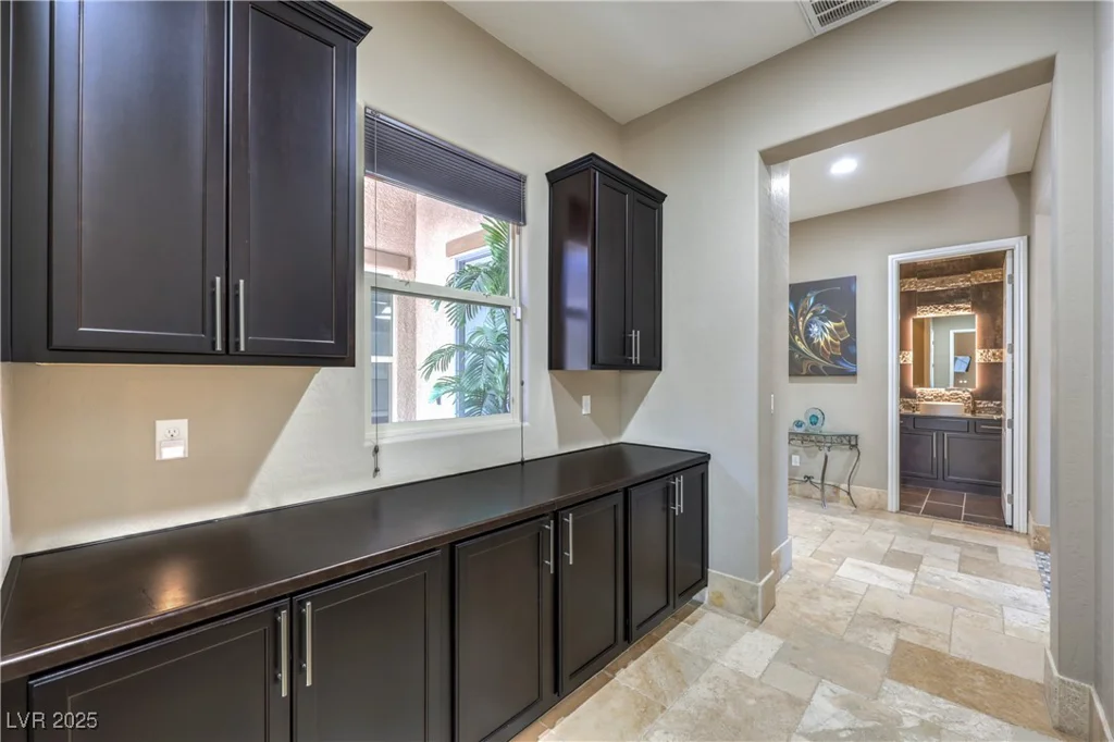 10319 Larkmead, Las Vegas, NV 89149