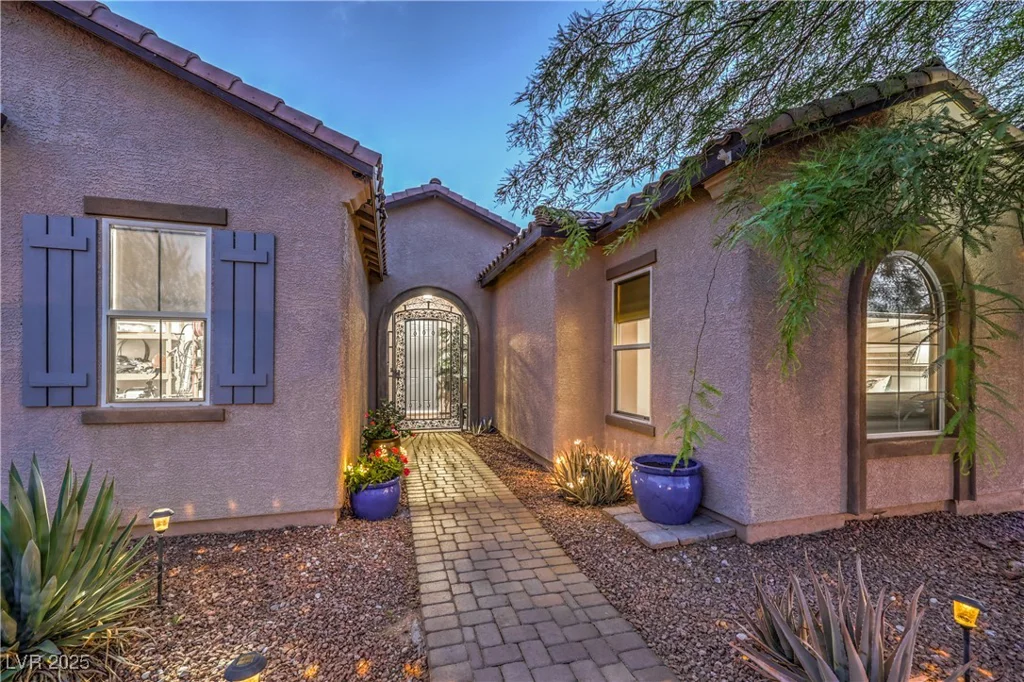 10319 Larkmead, Las Vegas, NV 89149