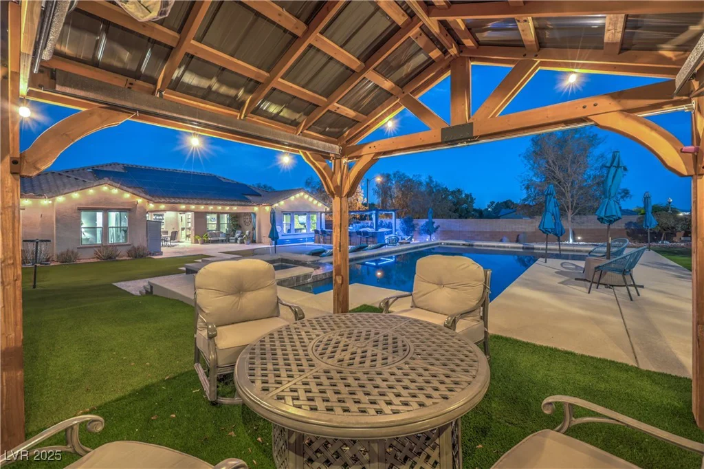 10319 Larkmead, Las Vegas, NV 89149