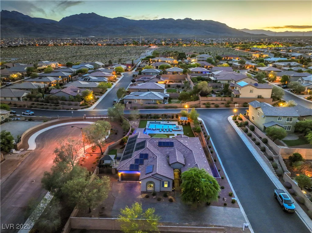 10319 Larkmead, Las Vegas, NV 89149