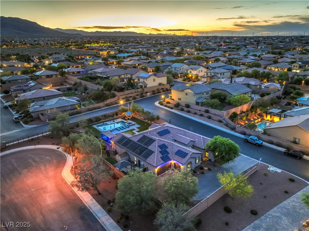 10319 Larkmead, Las Vegas, NV 89149