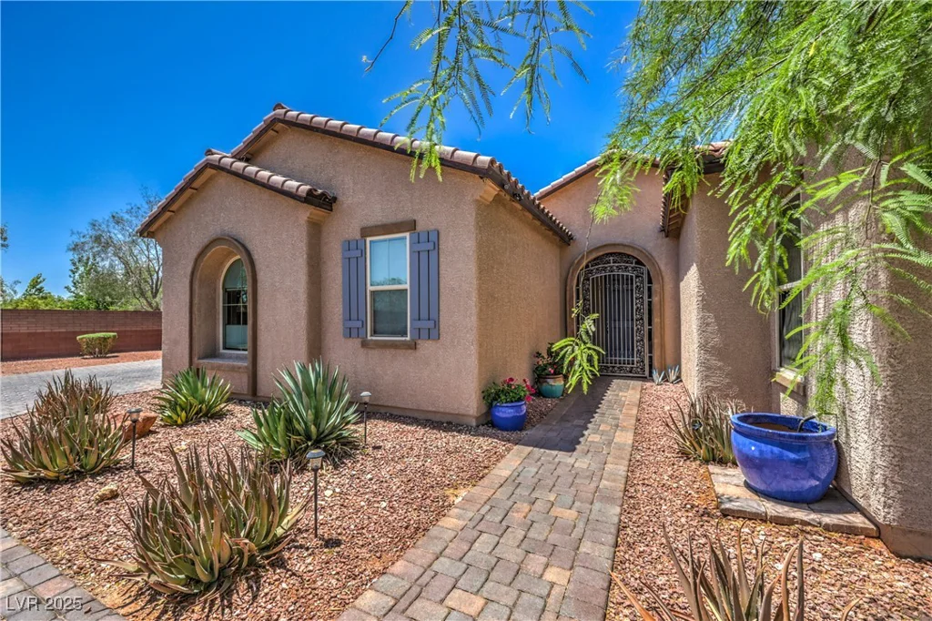 10319 Larkmead, Las Vegas, NV 89149