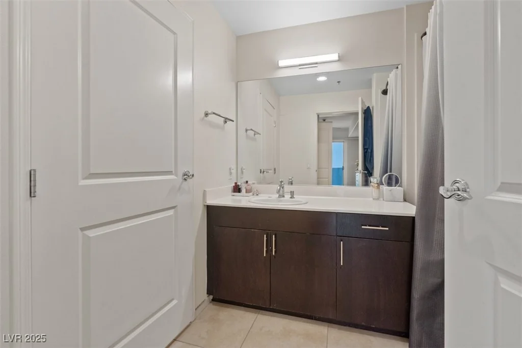 8255 Las Vegas, Las Vegas, NV 89123