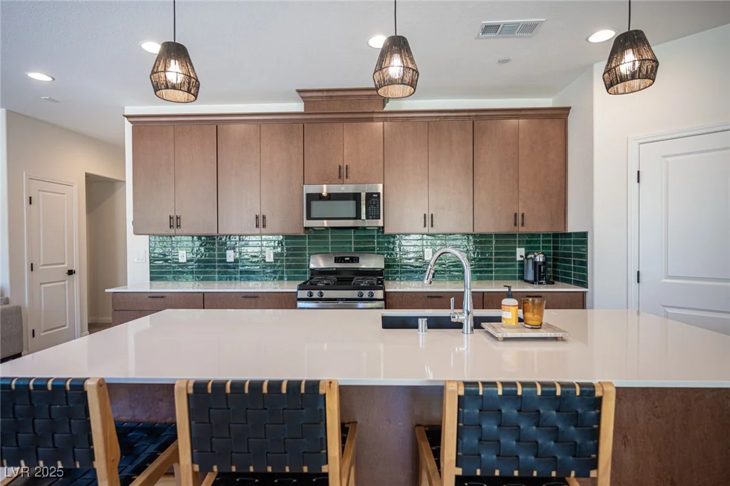 9451 Lunar Ray, Las Vegas, NV 89143
