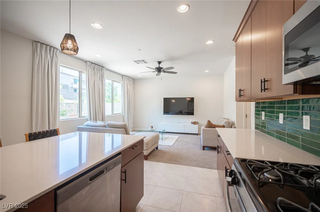 9451 Lunar Ray, Las Vegas, NV 89143