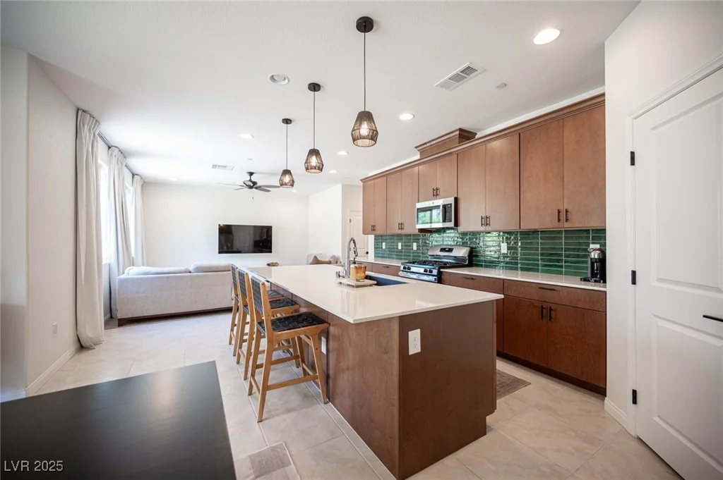 9451 Lunar Ray, Las Vegas, NV 89143