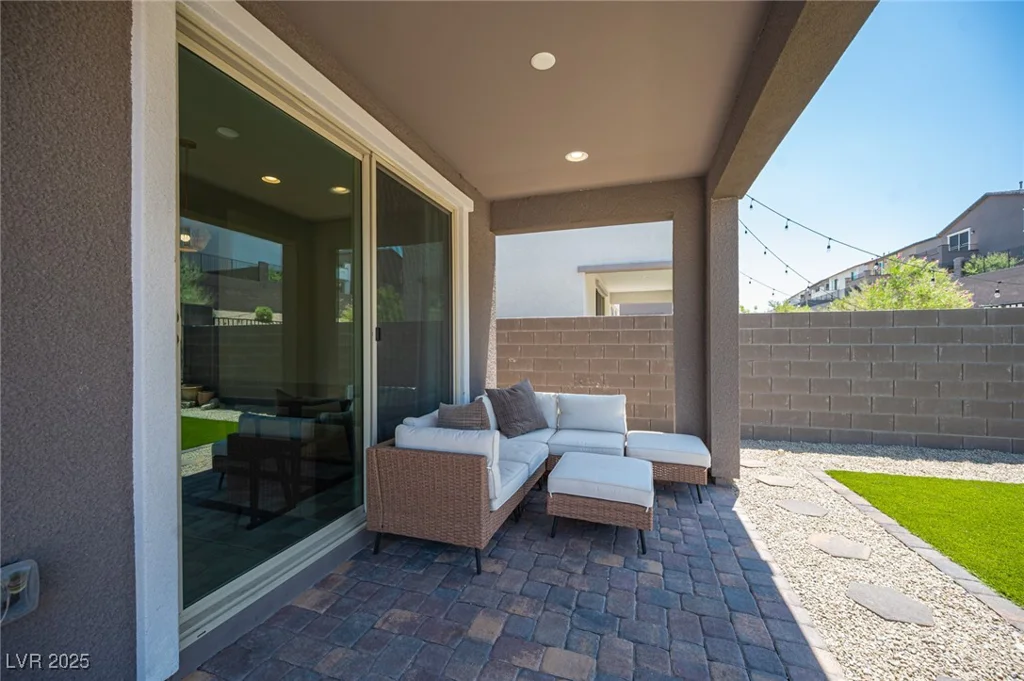 9451 Lunar Ray, Las Vegas, NV 89143