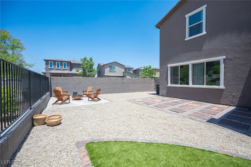 9451 Lunar Ray, Las Vegas, NV 89143