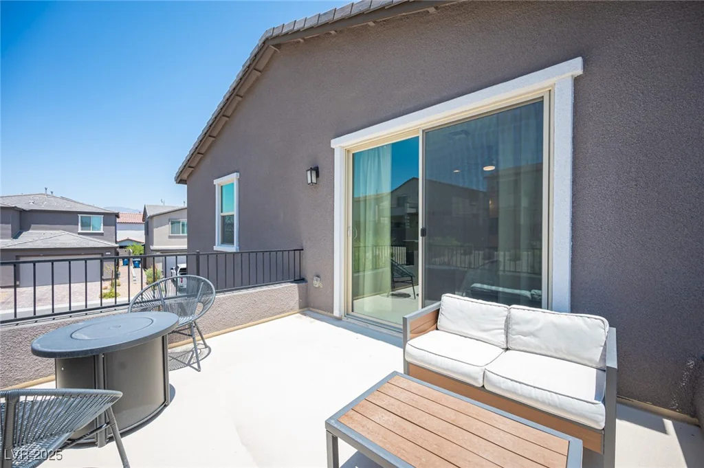 9451 Lunar Ray, Las Vegas, NV 89143