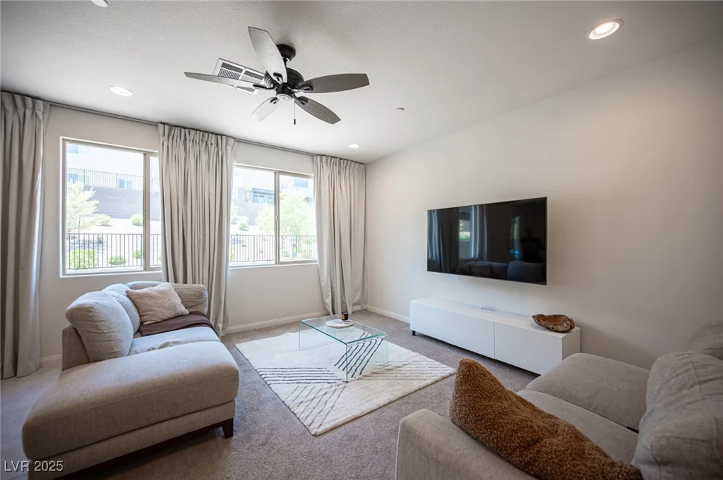 9451 Lunar Ray, Las Vegas, NV 89143